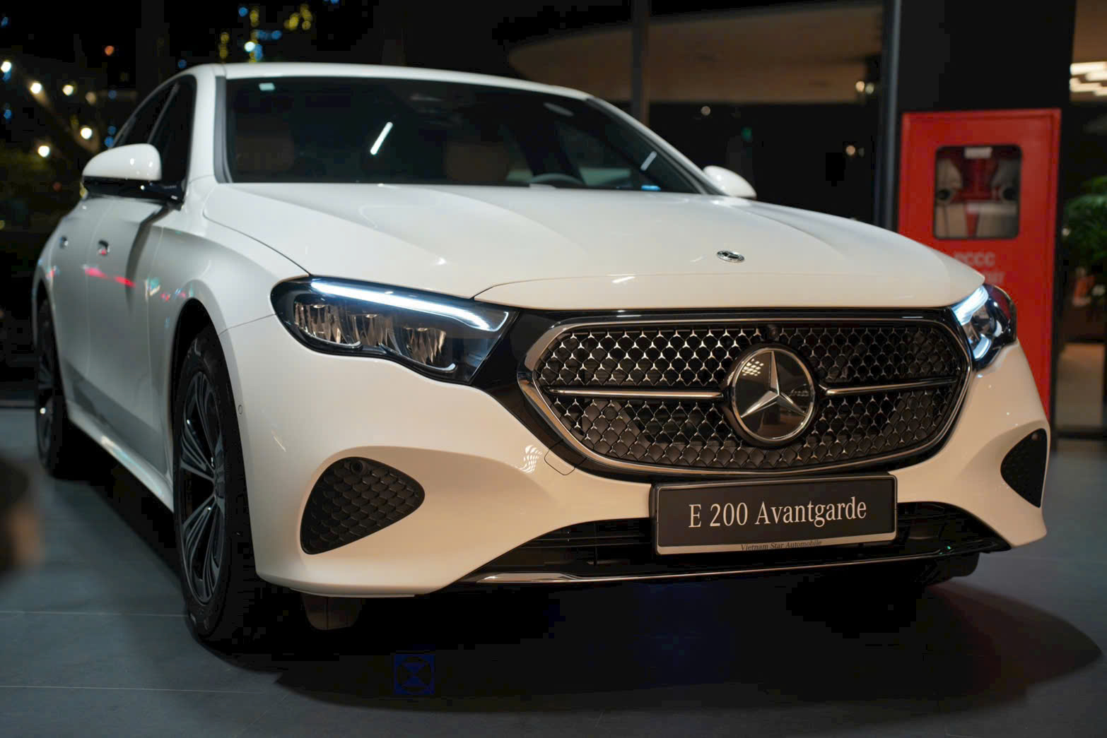 Mercedes-Benz E200 𝐀𝐯𝐚𝐧𝐭𝐠𝐚𝐫𝐝𝐞 2026
