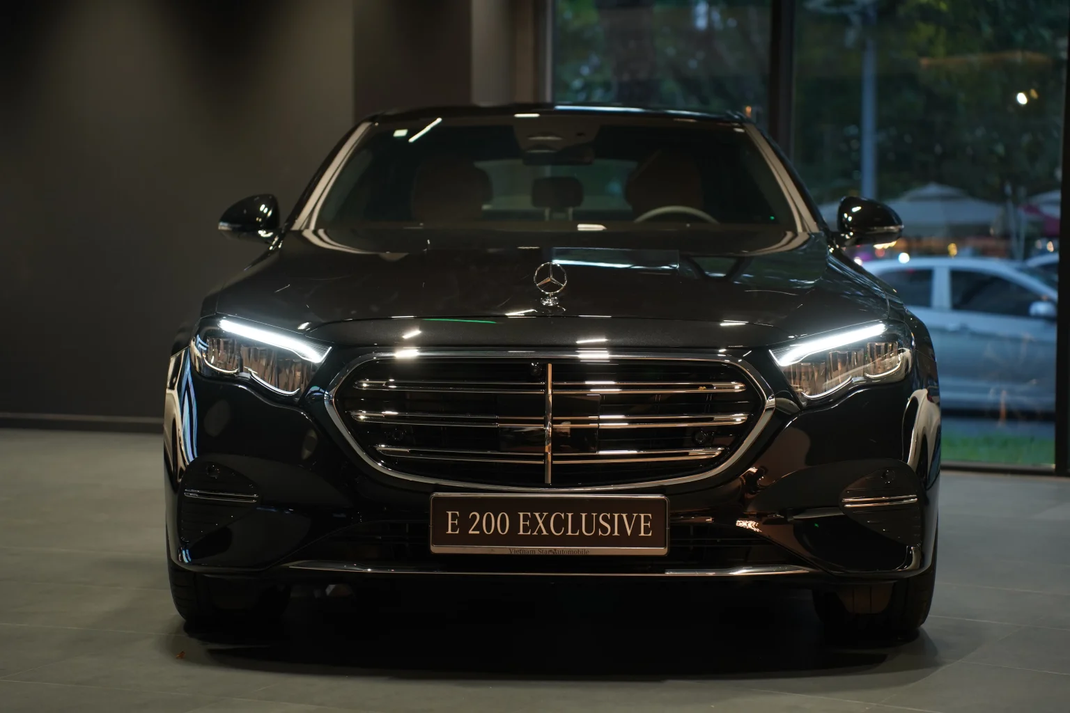 Mercedes-Benz E200 Exclusive 2026 - Ảnh 3