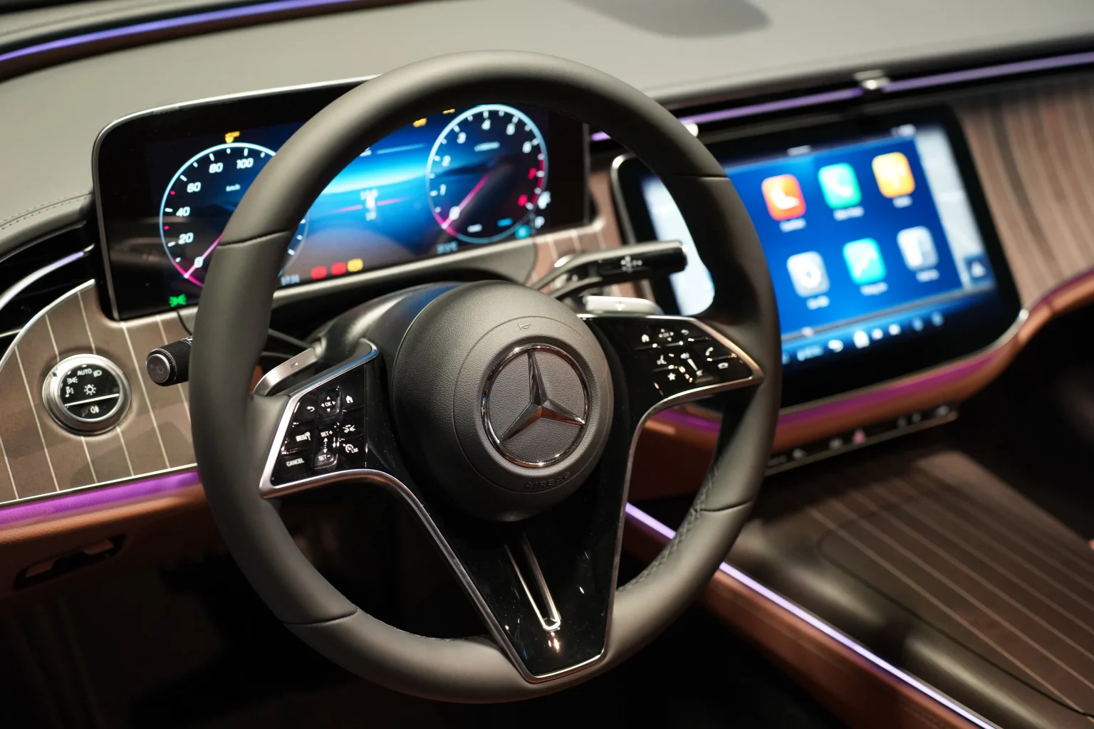Mercedes-Benz E200 Exclusive 2026 - Ảnh 9