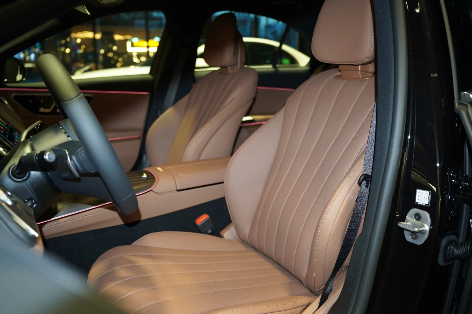 Mercedes-Benz E200 Exclusive 2026 - Ảnh 10